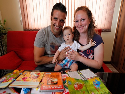 Falling in love - promoting parent child attachment